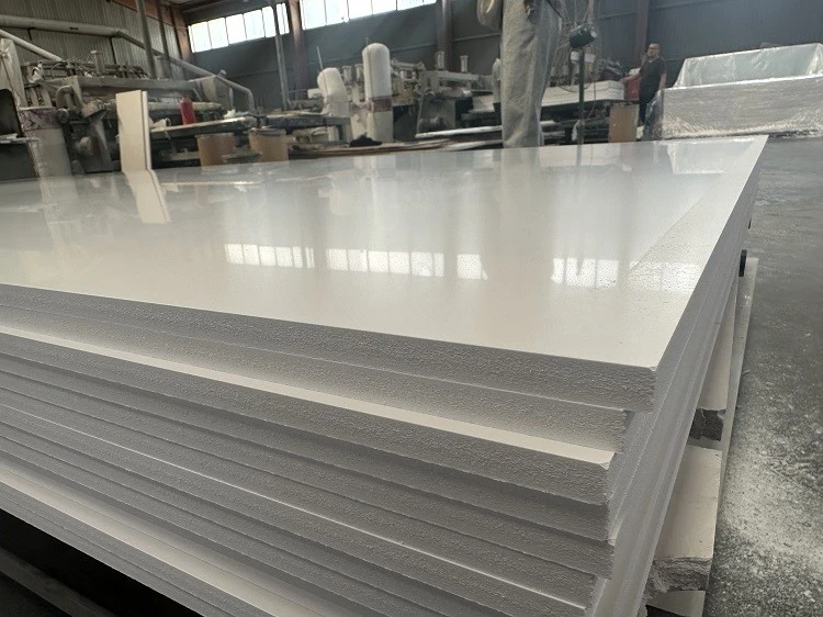 PVC foam board before packing inspection PVC foam board before packing inspection
